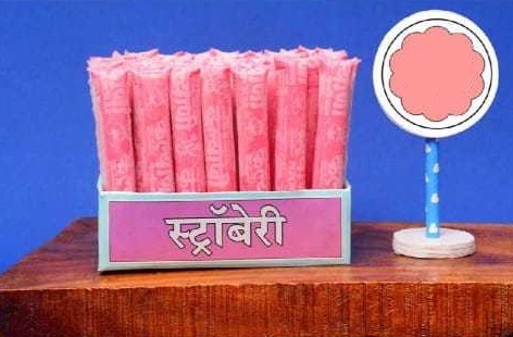 STRAWBERRY ICE LOLLY